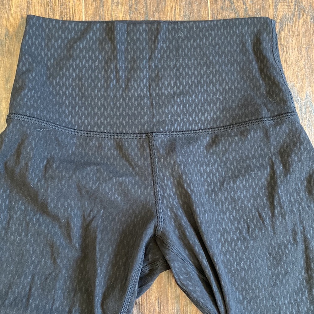 Lululemon Align Black Subtle Pattern 25” - image 3